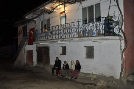 Serbest bırakılan uzman çavuş baba ocağına döndü