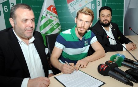 Serdar Aziz: Futbolu Bursaspor'da bırakmak istiyorum