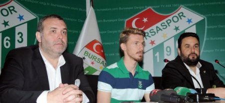 Serdar Aziz: Futbolu Bursaspor'da bırakmak istiyorum