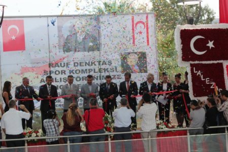 Serdar Denktaş: Kıbrıs Türk'ü adanın sahibidir