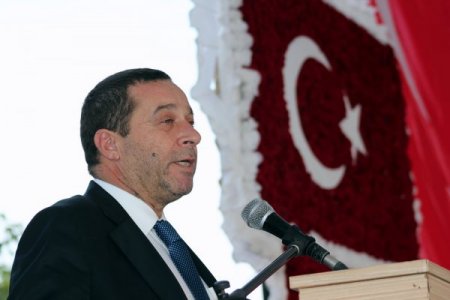 Serdar Denktaş: Kıbrıs Türk'ü adanın sahibidir