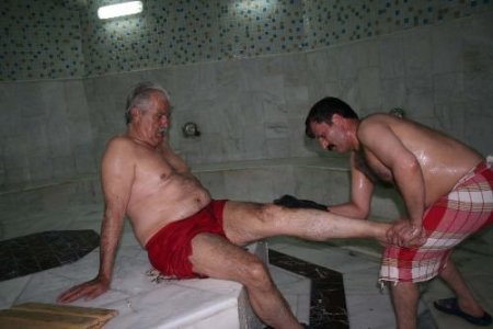 Serdar Gökhan Ve Nuri Alço, Aziziye Termal Tesisleri'nde Stres Attı