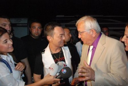 Serdar Ortaç, Ereğli'de Hayranları İle Buluştu