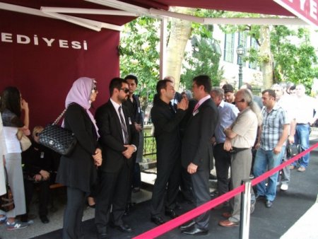 Serdar Ortaç'ın Babası, Son Yolculuğuna Uğurlandı
