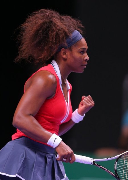 Serena Williams, Azarenka'ya da acımadı