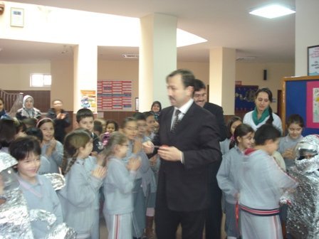 Serhat Koleji Öğrencileri 'uzay' Konulu Resim Sergisi Açtı