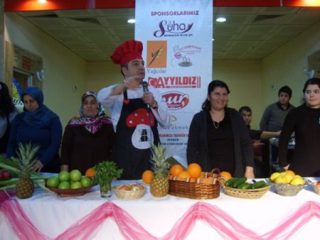 Serikli Kadınlar Oktay Usta'nın Önünde Hünerlerini Sergiledi