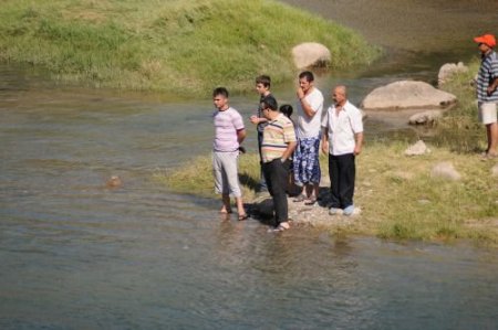 Serinlemek İçin Nehre Giren Gencin Cesedi Bulundu