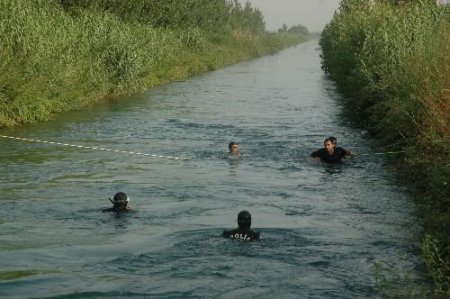 Serinlemek İçin Sulama Kanalına Giren Genç Boğulmak Üzereyken Kurtarıldı