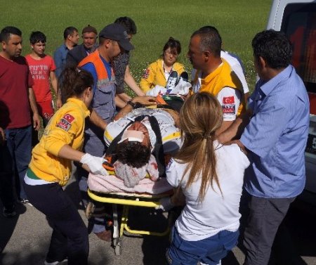 Şerit ihlali kazaya neden oldu: 1'i çocuk 4 yaralı