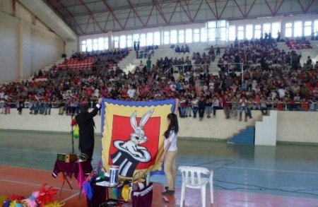 Sermet Erkin'den, Cizreli miniklere illüzyon gösterisi