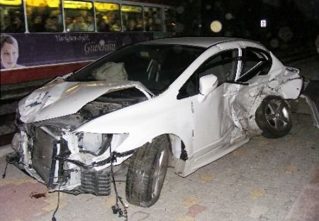 Servis Midibüsünün Karıştığı Zincirleme Kazada 5 Kişi Yaralandı