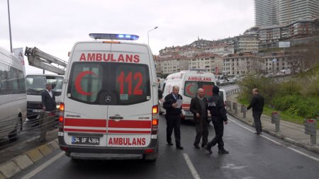 Servis minibüsü kaza yaptı: 6 yaralı