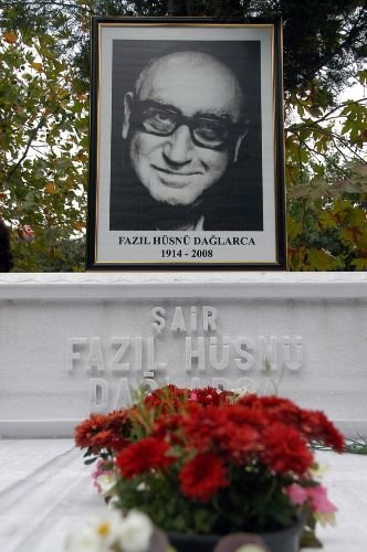 Sevenleri Fazıl Hüsnü Dağlarca'yı Unutmadı