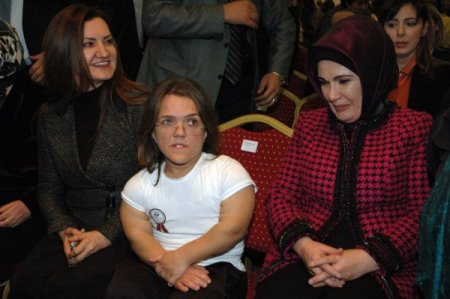 ‘Sevgi, kardeşlikle gönlümüzdeki ve zihnimizdeki engelleri kaldıracağız’