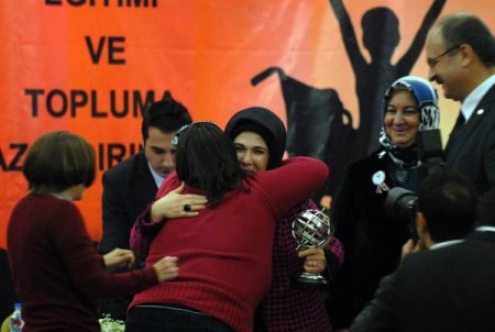 ‘Sevgi, kardeşlikle gönlümüzdeki ve zihnimizdeki engelleri kaldıracağız’