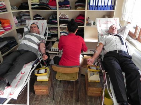 Sevgi Çemberi'nden kan bağışı kampanyası