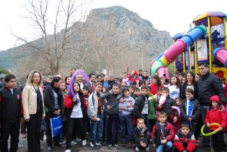 Sevgi Çiçekleri Kozan’da Gönüllerince Eğlendi