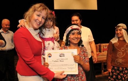 Sevgi Çocukları, 'Töre'yi tiyatroyla anlattı