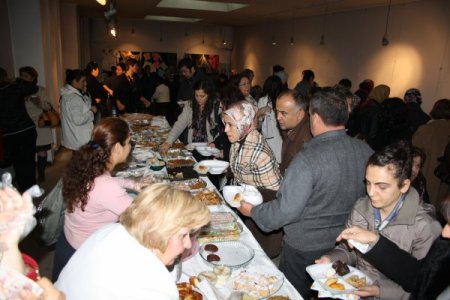 Sevgi Evi yararına kermes düzenlediler