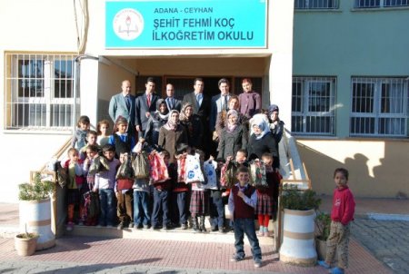 Sevgi Pınarı Derneği Fakir Öğrencileri Sevindirdi
