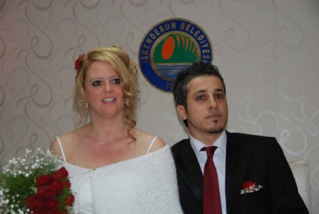 Sevgililer Günü'nde Nikah Kıydırmak İçin İngiltere'den Geldi
