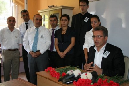 Sevilay öğretmen, veli sözleşmesi imzalanırken bıçaklanmış