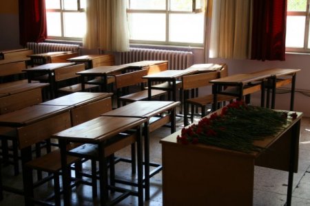 Sevilay öğretmen, veli sözleşmesi imzalanırken bıçaklanmış