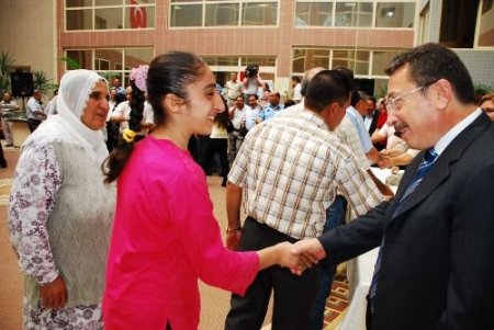 Seyhan Belediye Başkanı Öztürk Çalışanlarıyla Bayramlaştı