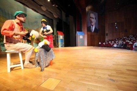 Seyhan Belediyesi 23 Nisan Çocuk Oyunları Festivali başladı