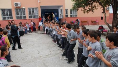 Seyhan'da Her Okulun Bir Halkoyunu Ekibi Olacak