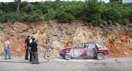 Seyir Halindeki Otomobil Alev Aldı