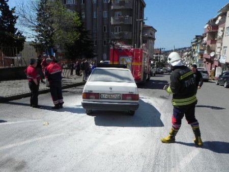 Seyir halindeki otomobil yandı