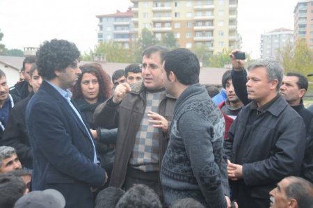 Seyislerin eylemi, at yarışlarını iptal ettirdi