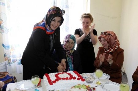 SEYMER kursiyerlerinin el emekleri sergileniyor