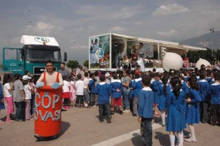 Seyyar Eğitim Aracında Öğrecilere Çevre Konuları Anlatıldı