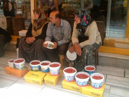 Sezonun İlk Dağ Çileği Kilosu 12 Tl’den Pazara İndi