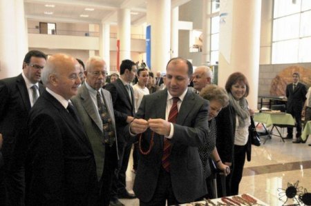 SGK gönüllüleri, engelliler için kermes düzenledi