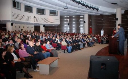 Sgk Vatandaşa Güler Yüzlü Davranacak