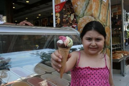 Sıcak Havalar Tatlı Alışkanlığını Değiştirdi, Ramazan'da Dondurma Satışları Tavan Yaptı