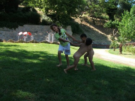 Sıcaktan Bunalan Çocuklar, Çareyi 'Fıskiye'de Buldu