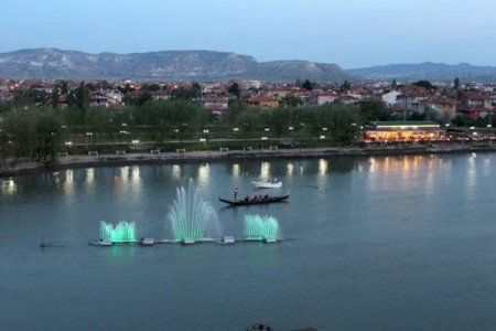 Sıcaktan Bunalan Nevşehirliler Kızılırmak Kenarında Serinliyor