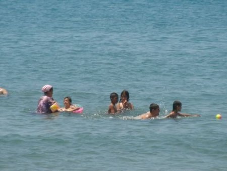 Sıcaktan Bunalanlar Denize Ve Yaylalara Kaçıyor