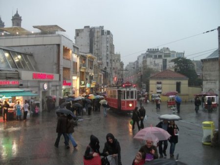 Şiddetli Sağanak Yağmur Vatandaşlara Zor Anlar Yaşattı