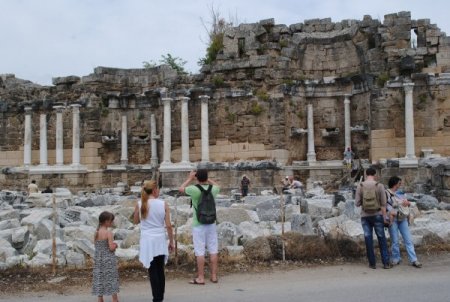 Side Anıtsal Çeşme'de Yaz Dönemi Restorasyon Çalışması Başladı