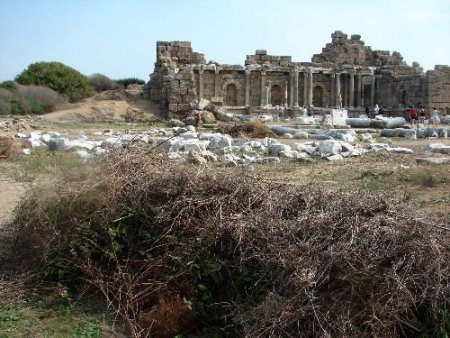 Side Antik Kent'te Turistik Alanlara Temizlik