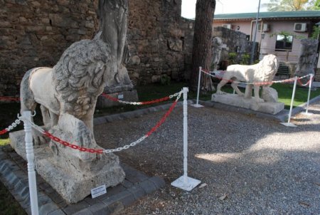 Side'de Kırılan 2 Roma Aslanının Restorasyonu Tamamlandı