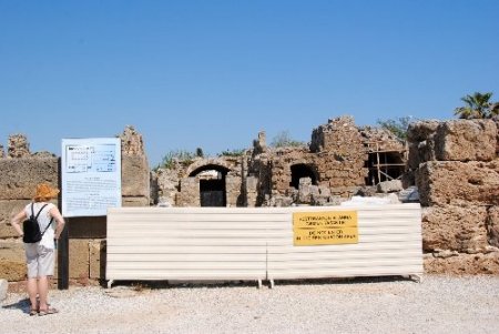 Side'de tapınaklar bölgesinde restorasyon çalışması başladı