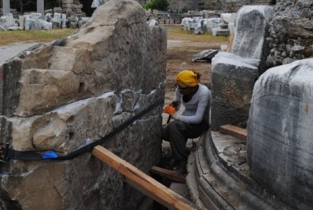 Side'de Tüke Tapınağı'nı Ayağa Kaldırma Çalışmaları Başladı