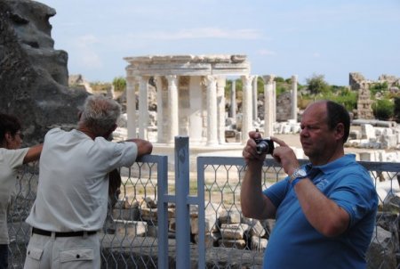 Side'de Tüke Tapınağı'nı ayağa kaldırma çalışmaları tamamlandı